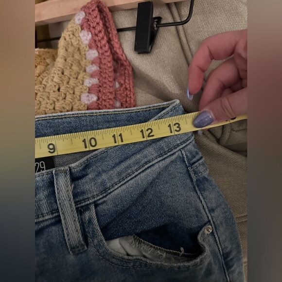 BDG Girlfriend high rise cropped jean - Picture 2 of 6